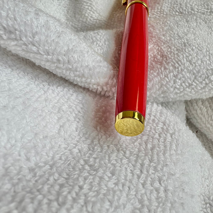 Red Metal Pen : Black Gel Ink
