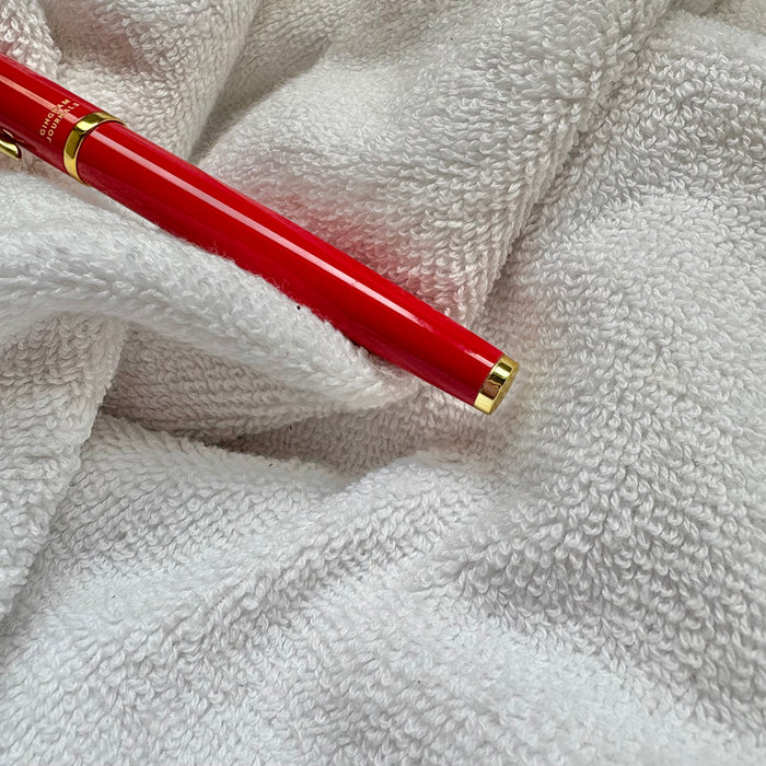 Red Metal Pen : Black Gel Ink