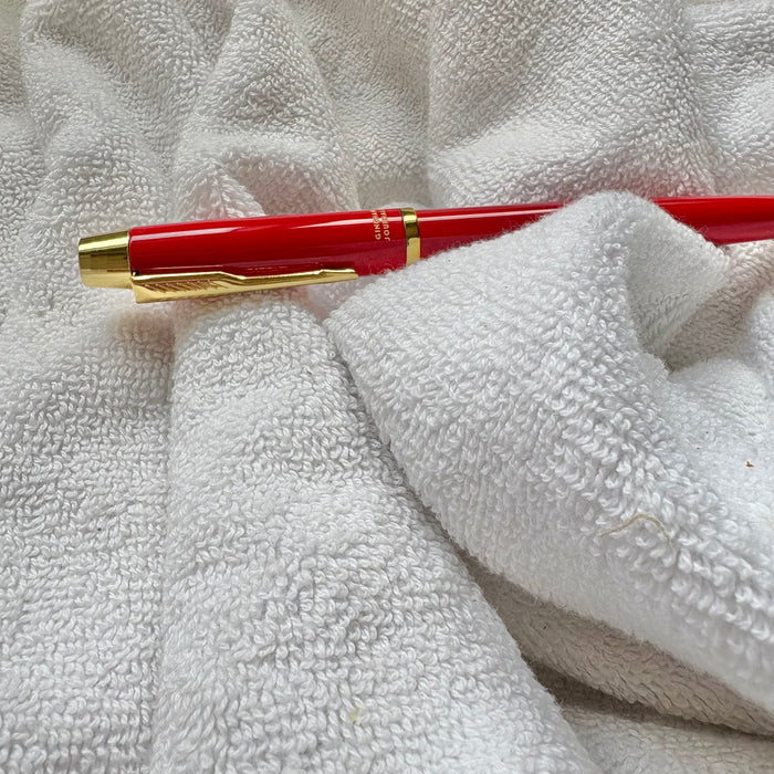 Red Metal Pen : Black Gel Ink